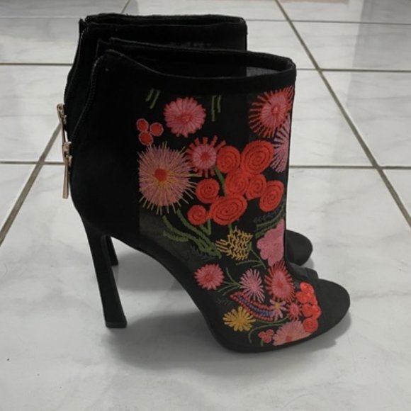 Never Worn Size 6 Jessica Simpson Floral Heels - Picture 2 of 4